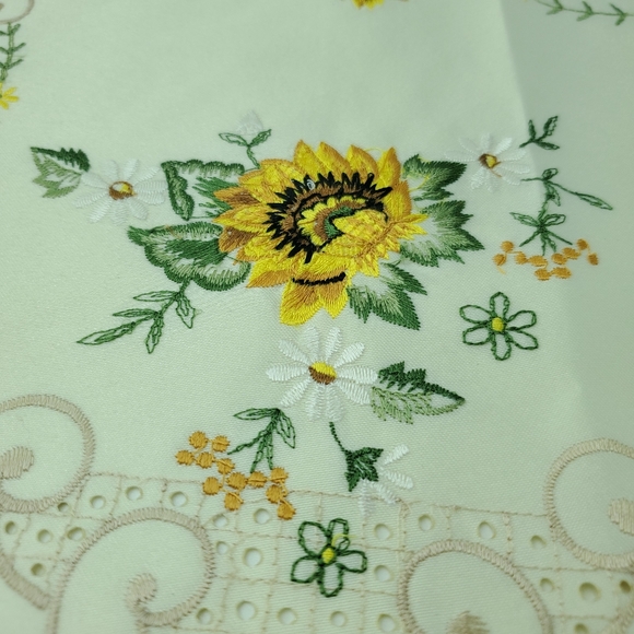 Embroidered Table Runner 8 Placemats Sunflowers - Picture 5 of 5